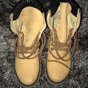 Wheat casual boots